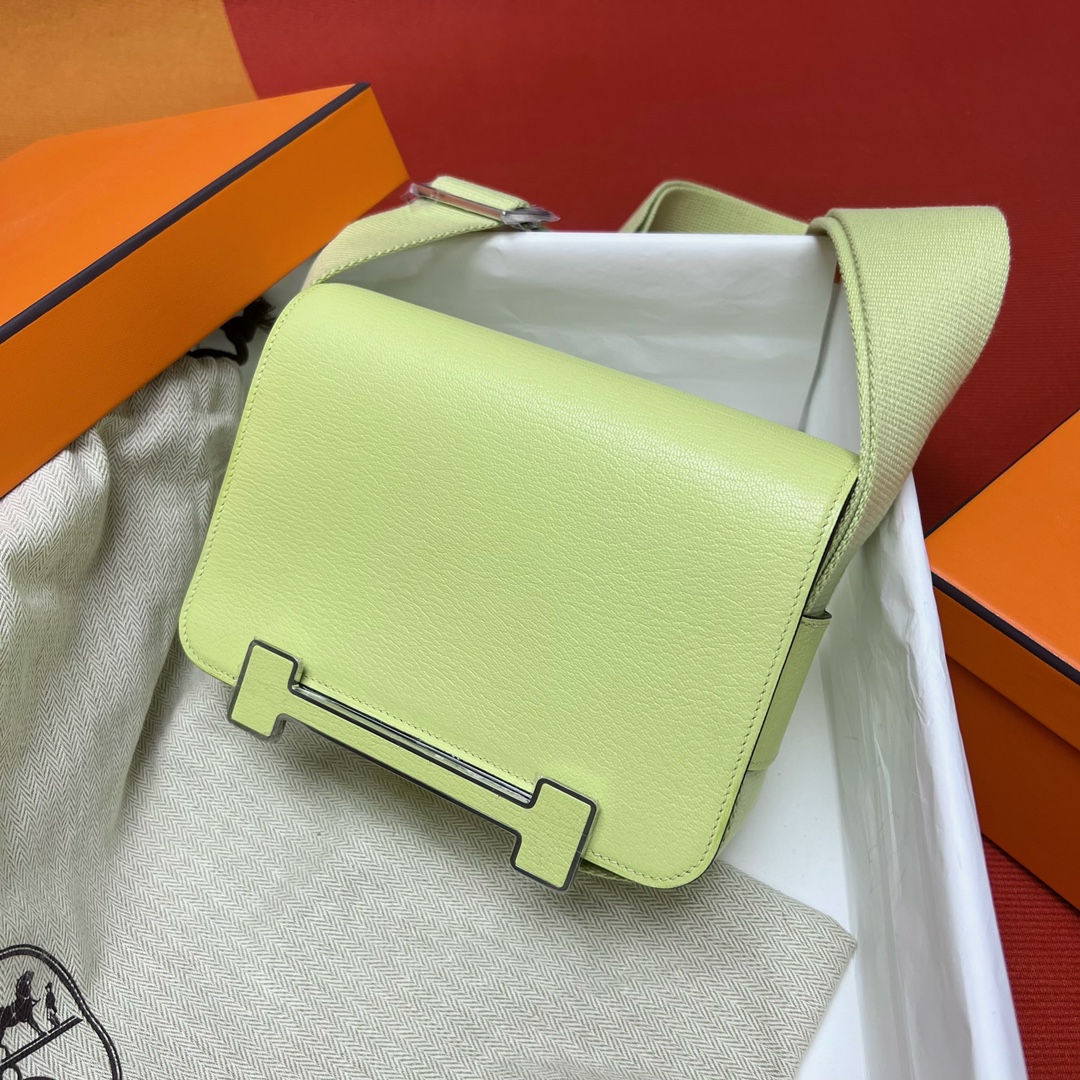 Hermes Geta Shoulder Bag In Green Kiwi Mysore Goatskin Leather